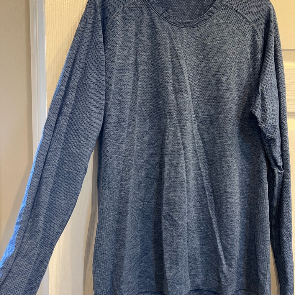 Men’s Lululemon long sleeve size large!
